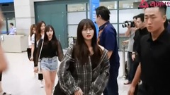 Ren Chuan airport enters a country 18/08/27_TWICE