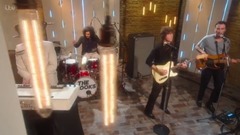 18/09/02_The Kooks of edition of Shine On spot