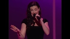 _Idina Menzel of edition of spot of Dont Rain On My Parade