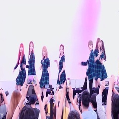 GWSN - YOLOWA acknowledges / carry out of autograp
