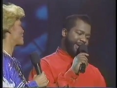 _Bebe Winans of edition of spot of Bridge Over Troubled Water, gladys Knight, dionne Warwick, ce