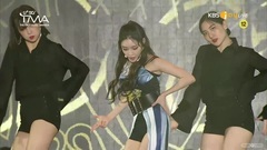 Please summer - video of dancing of BB + Gotta Go /The Fact Music Awards2019 190424_ , gold is asked