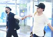 Week of thunder favorable reply surrounds the airport to illuminate, netizen laugh says: Thunder fav