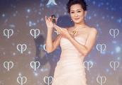Meng Anmei enters an activity, netizen: Necklace is good grab lens, gold advocate the affirmative pa