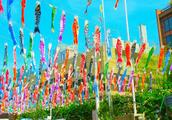 Japanese child crosses the Children's Festival, w