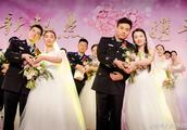 Touch! Policeman of a gleam of of 520 eve Nanjing holds collective wedding, the spot cannot sweeter