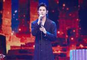 Wang Kai crosses bound song Wang Xian to sing is to let a person realise different Wang Kai again re