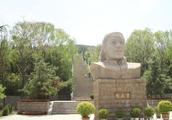 See Chen Yonggui's burial ground, see Wu Xueqian's burial ground again, hill of Zhongshan of a cop