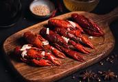 Wuhan Jing shows day price crayfish, one 1888 yuan provoke netizen controversy!