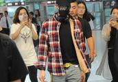 Does Buddha grow a tail? Chen Weiting is fully armed airport showing a body makes fun of handsome le