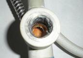 Faucet screw falls into conduit to fasten urgent, old driver instructs you one court, need not 5 sec