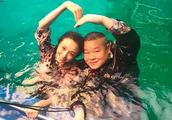 Tong Liya and Yue Yunpeng pat a kiss to make fun o