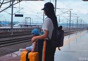 Zhu Dan takes big in August daughter to say the trip that takes, mother and daughter has love full
