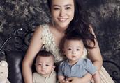 4 years old of twin sons illuminate Hao Lei nearly