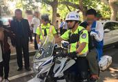 Tai'an policeman protects boat the university entrance exam