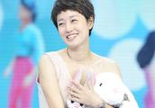 Ma Yi    attends an activity, netizen: Those two small white hare cause my attention successfully!