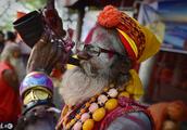 Hinduism believer celebrates red-letter day of Jia pear goddess