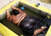 9 years old of boys heft 400 jins, bathe should use exceed big common bathing pool to cannot buy the