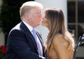 American president Telangpu and first-lady are kissed in public, first-lady is worn hold quite hot e