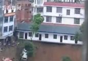 Guangxi falls 100 kinds repeatedly rainstorm many building collapses 24 a house owned by a citizen a