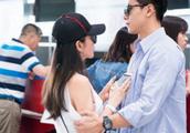 Li Bing ice and small beautiful conjugal love of 16 years old of male friendly airports, netizen: Se