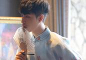Zhang Yi promotes butterfly aba to match folding fan to solve a lock 