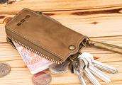 Pocket money, mobile phone puts trouser pocket aff