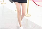 Famous model Zhang Zilin shows body Beijing airport, netizen: This ability is right big long leg nee