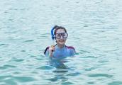 Dilireba swims slow Seychelles, learned to swim, s
