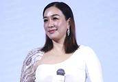 47 years old of Zhong Liti wear white skirt grace to appear on figure richness