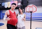 Zhang Jia Ni is pregnant 6 months and plute husband beautiful conjugal love, netizen: Her husband ho