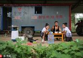 Heibei father female 3 people open end of tractor house car to swim 7 provinces spend 1000 yuan 6 on
