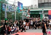 Power little airborne Beijing east odd basketball park, perform time and again cruel buckle, make sp