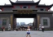 Expenditure 2 billion establish a false ancient town, chinese tourist however not buy it, become emp