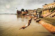 Why is Ganges the cleanest river on the world?
