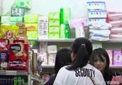 The late night buys Zheng Shuang snacks by netizen