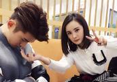 Dilireba develops impetus to cross Yang Mi suddenly, let her turn hold Zhang Yunlong in both hands?