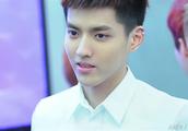 Implied meaning of rich of Wu Yifan hair is quite 