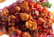 Chongqing is authentic hot pepper chicken, hearing with respect to dribble, hot sweating still appla