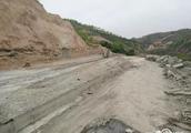 Villager of Shaanxi beautiful county oppugns the dynamite that build a road to be used at illegal qu