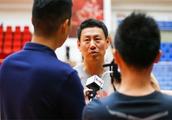 Male basket not enemy Australia! Dissatisfaction plum Nan censures Zhao Rui to retreat refus activel