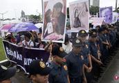 Philippine 1000 females go into the street words and deeds of female of remonstrant president affron