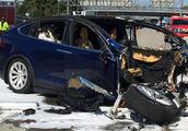 Report of traffic accident of tesla Model X gives furnace preaccident 6 seconds driver not the hand