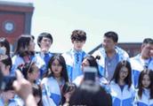 Wu Lei answers the school to attend the commencement actually! Entire school woman student: Handsome