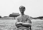 Pu Yi visits the Imperial Palace to say: The photo