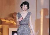 Zhang Manyu paillette puts on banquet activity, th