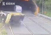 Upside of one bus high speed turns over Guangdong 