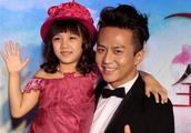 Deng Chao's daughter is illuminated nearly expose