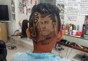 Barber shop engraves star face Mei Xi to fan the f