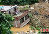 Guangxi Tian Lin assaults 20 buildings to collapse by rainstorm